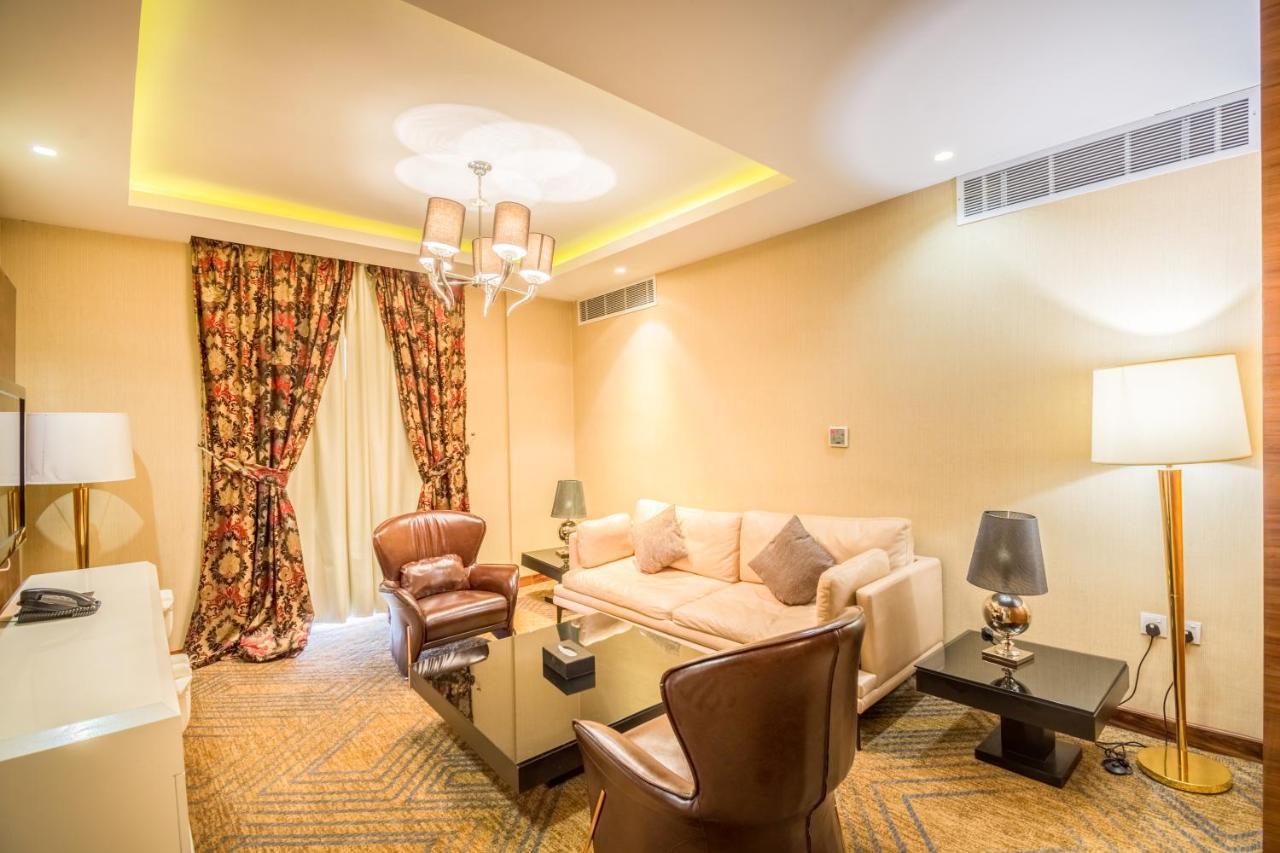 Deluxe Suite