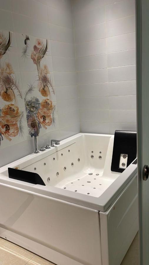 Suite with Hot Tub
