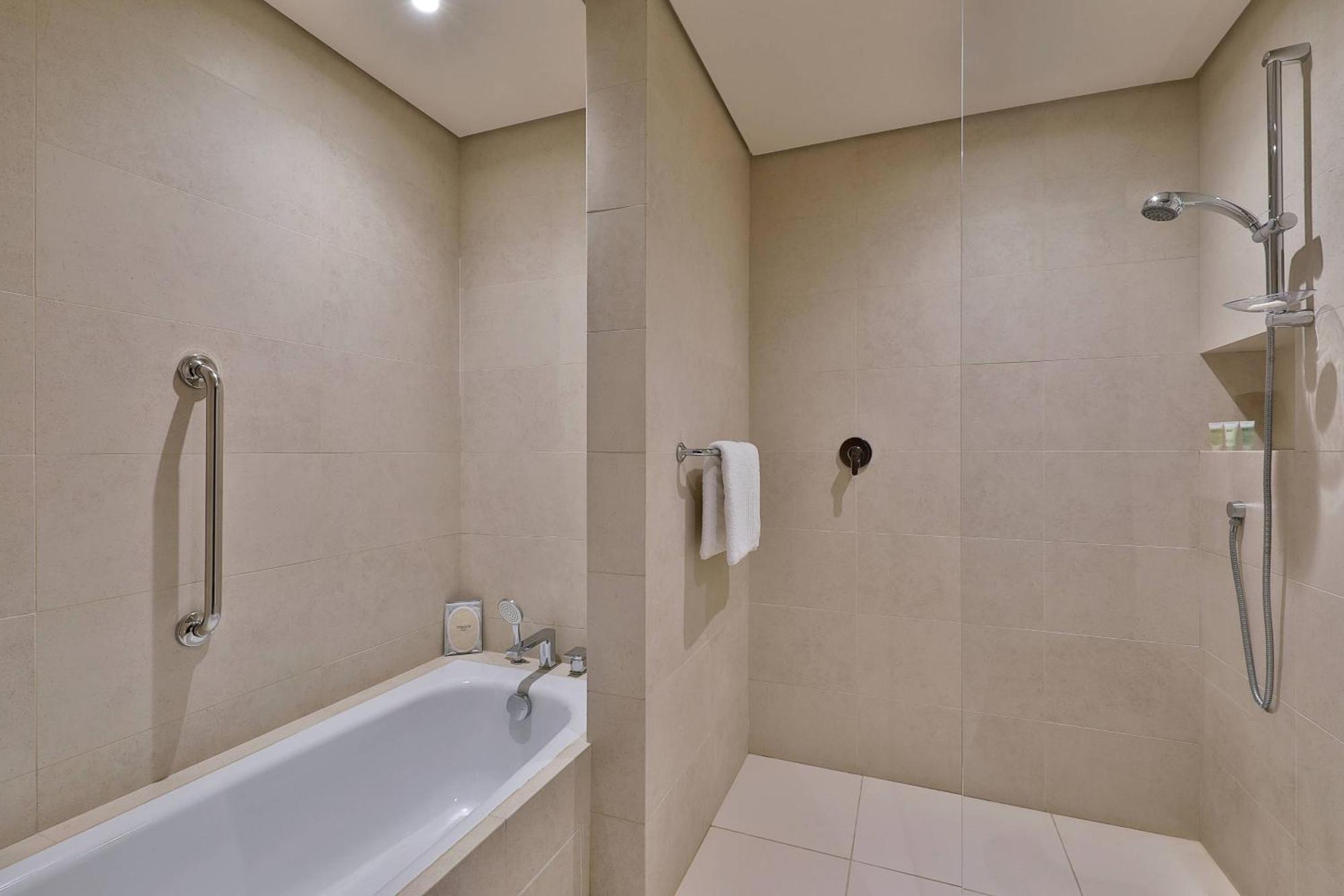1 Bedroom Suite 1 King