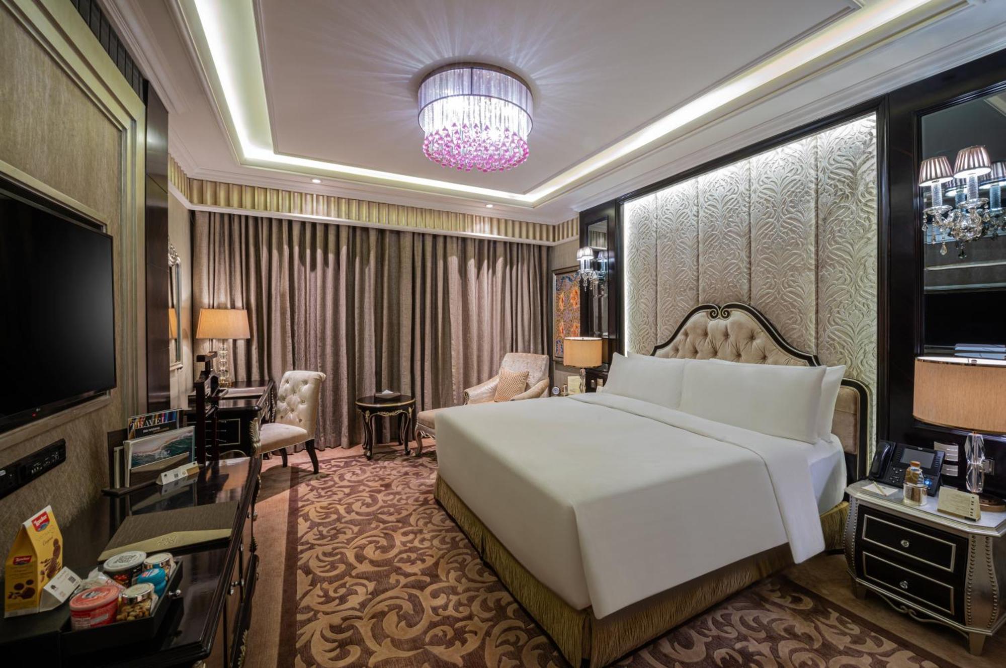 Superior King Room