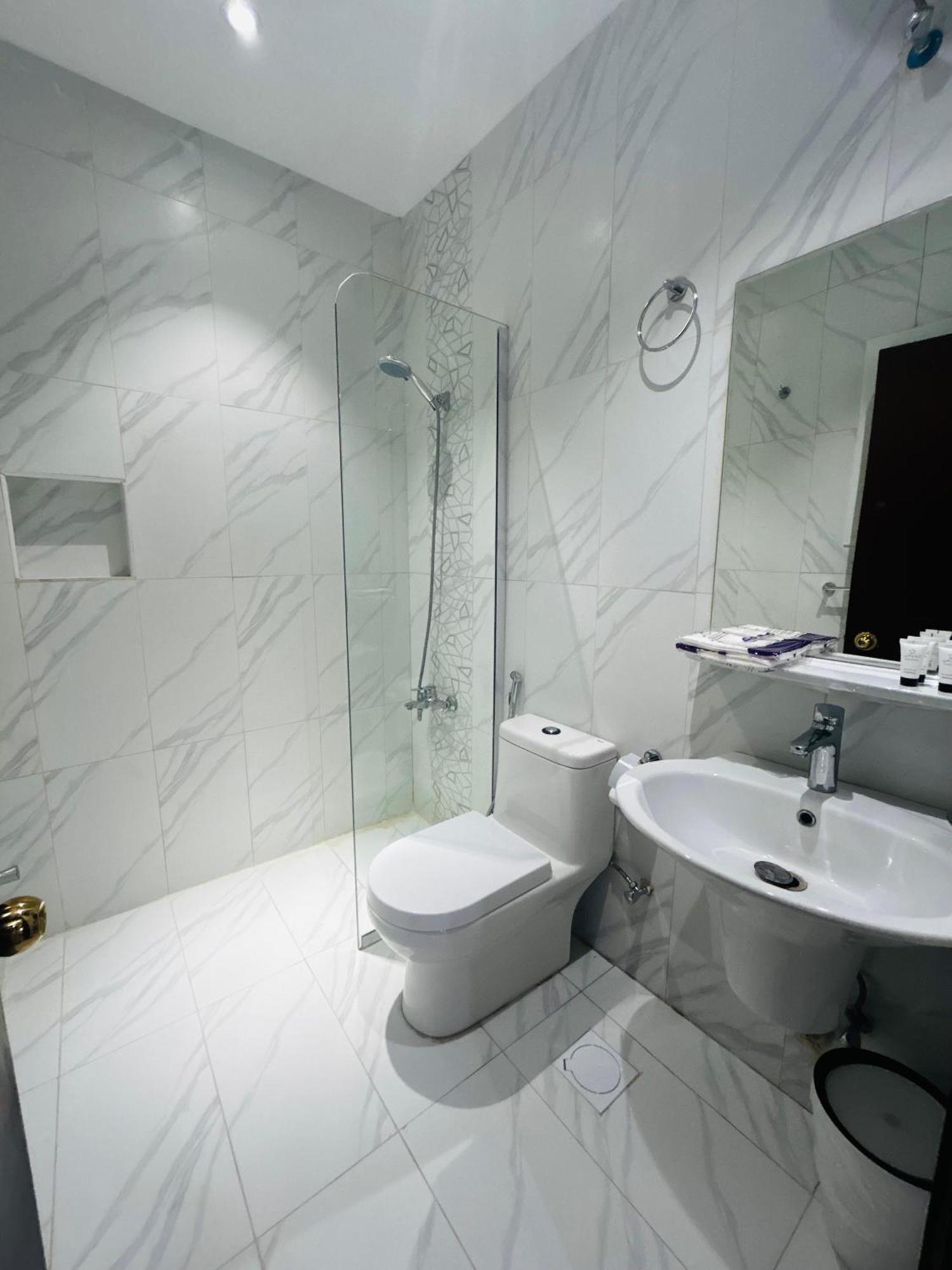 Single Room Private Bathroom,1602521957:JPEG