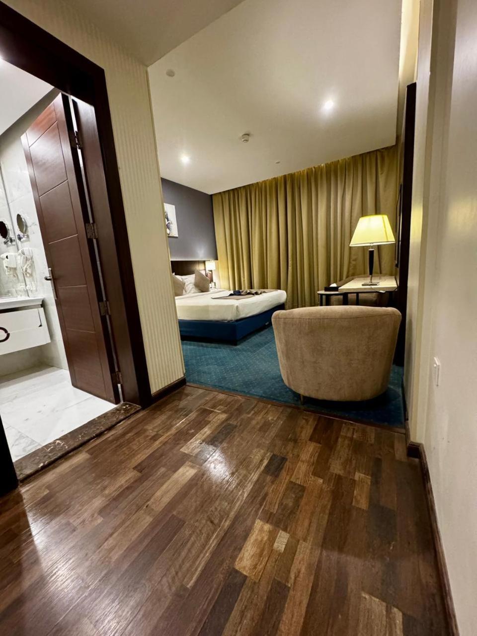 Deluxe Single Room