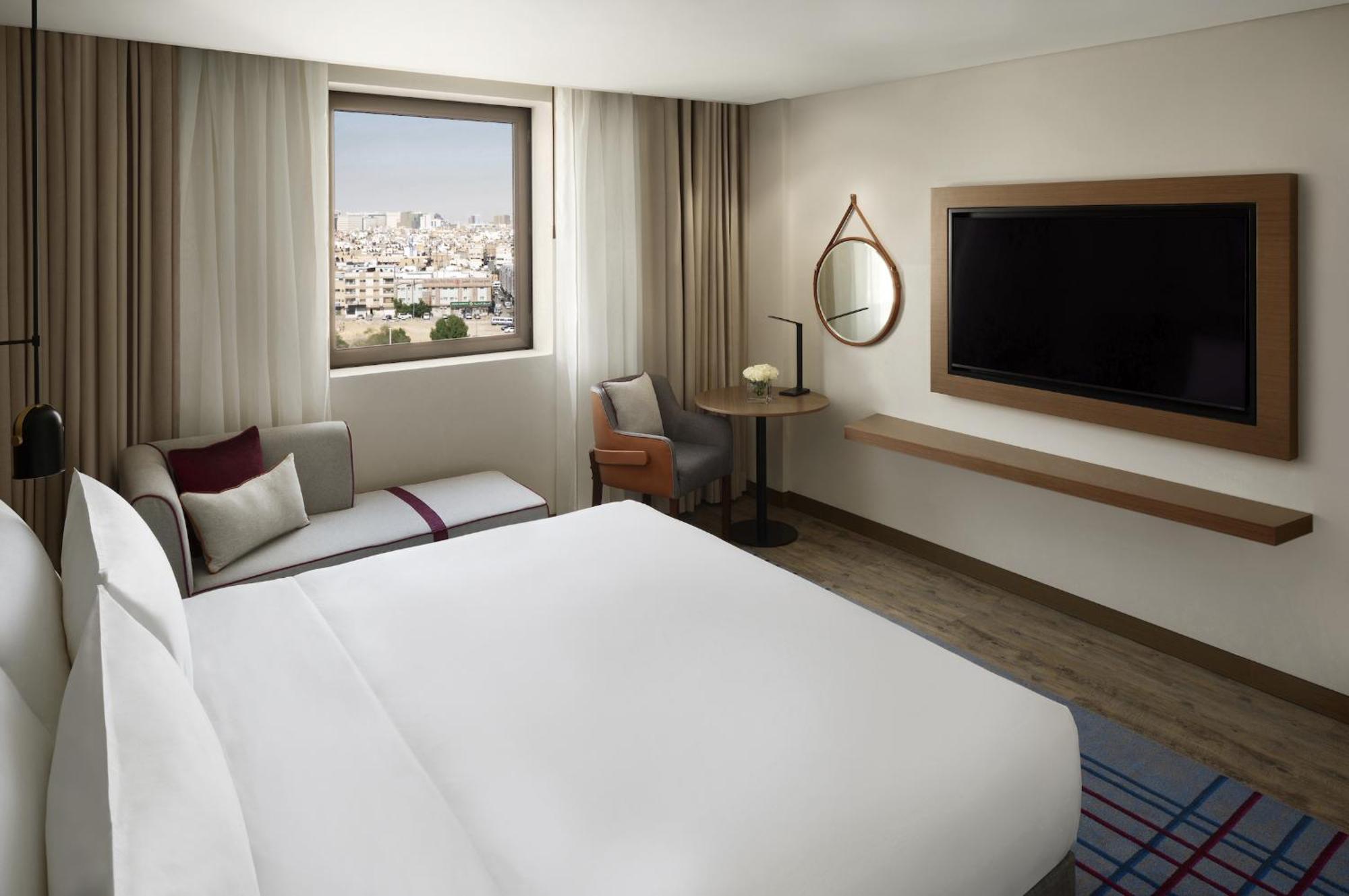 Standard King Room City View