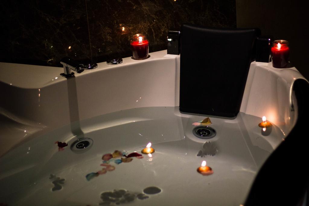 Deluxe Double Room Bath