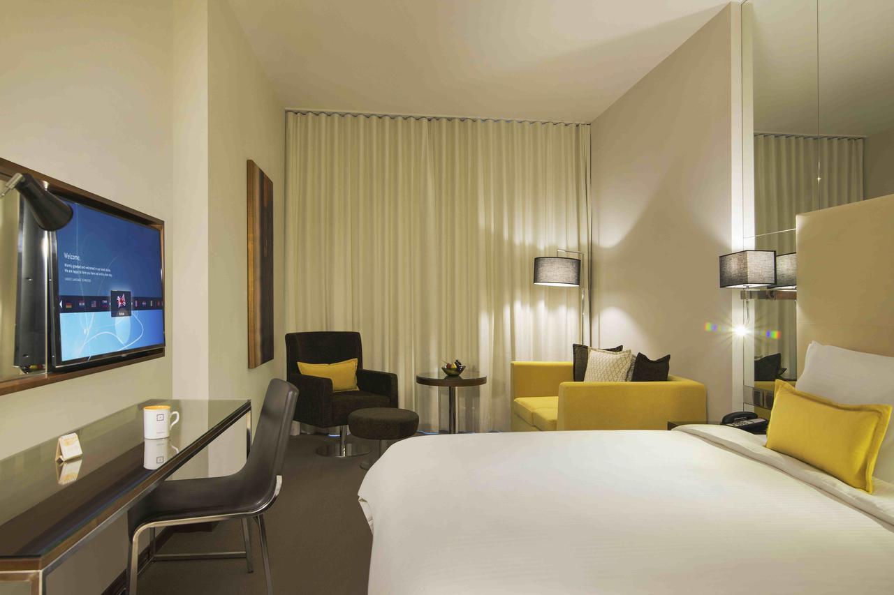 High Floor Centro Room Queen Bed,631258896:JPEG