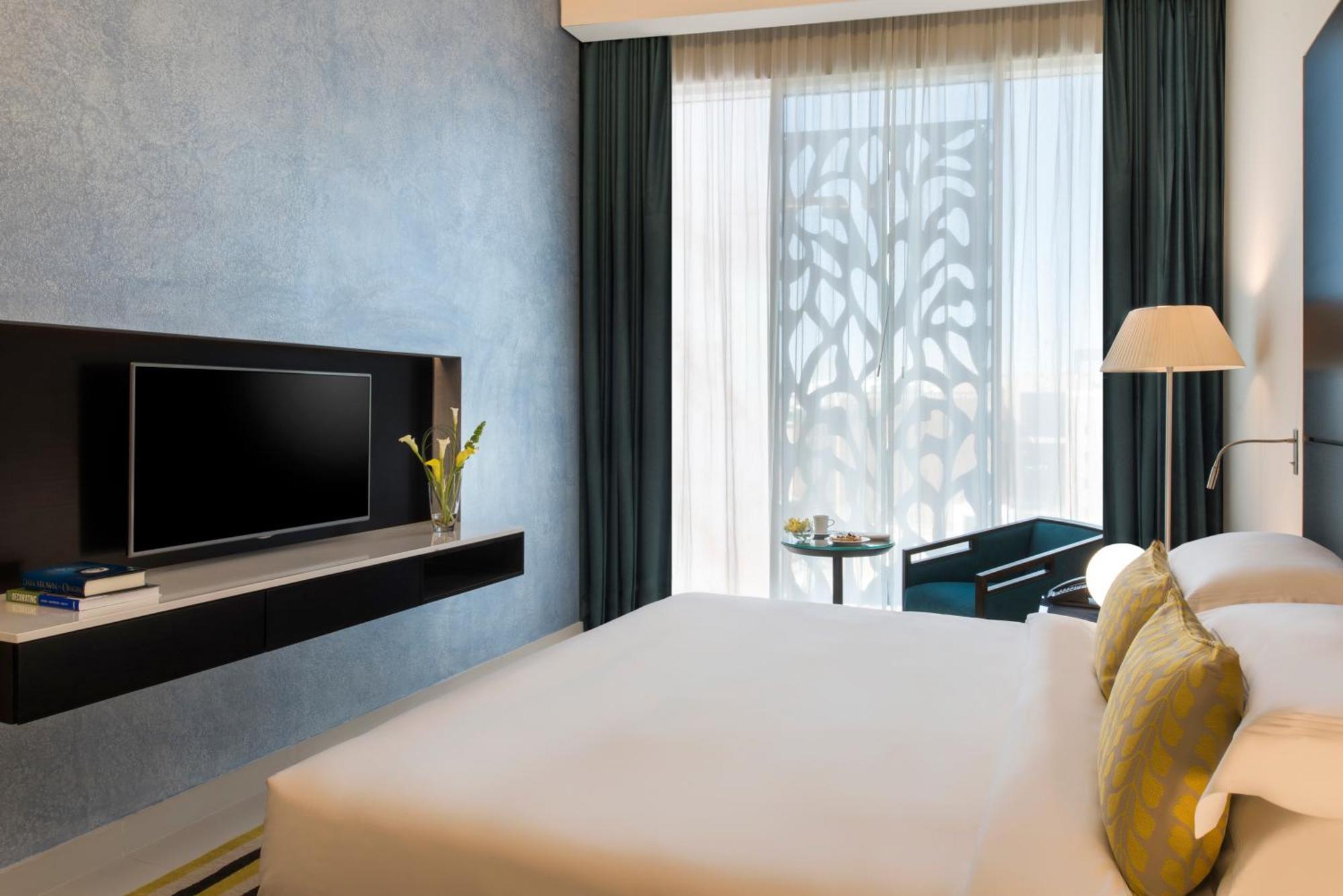Deluxe One Bedroom Suite