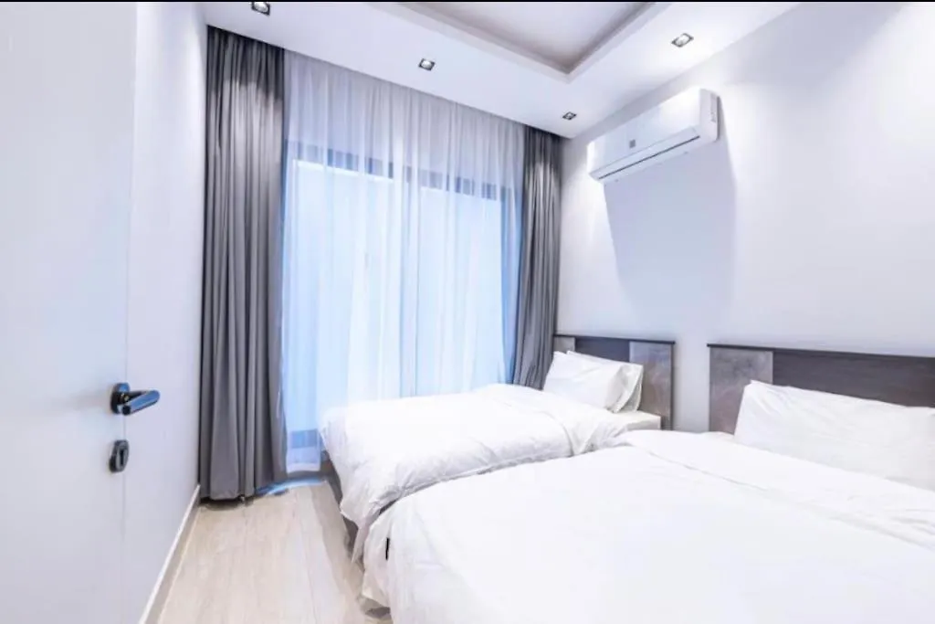 Luxury Almalqa شقة فاخرة الملقا-1