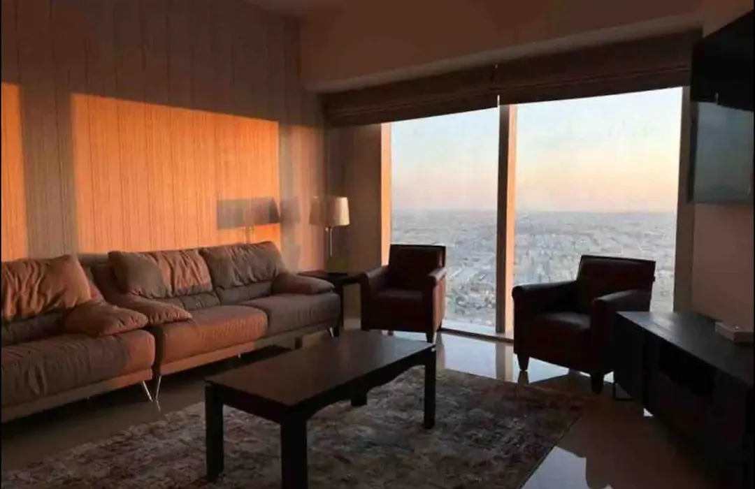 Cozy Suite With Sky View-1