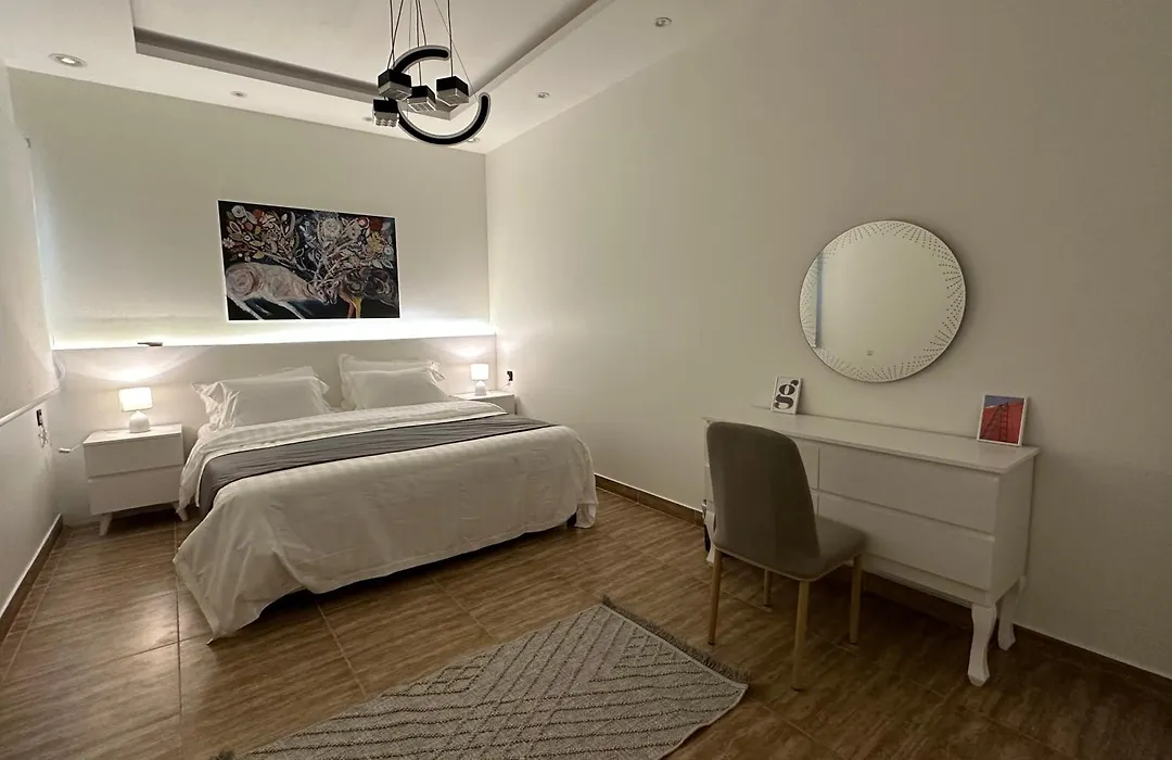 Modern & Cozy Apartment - 2-1