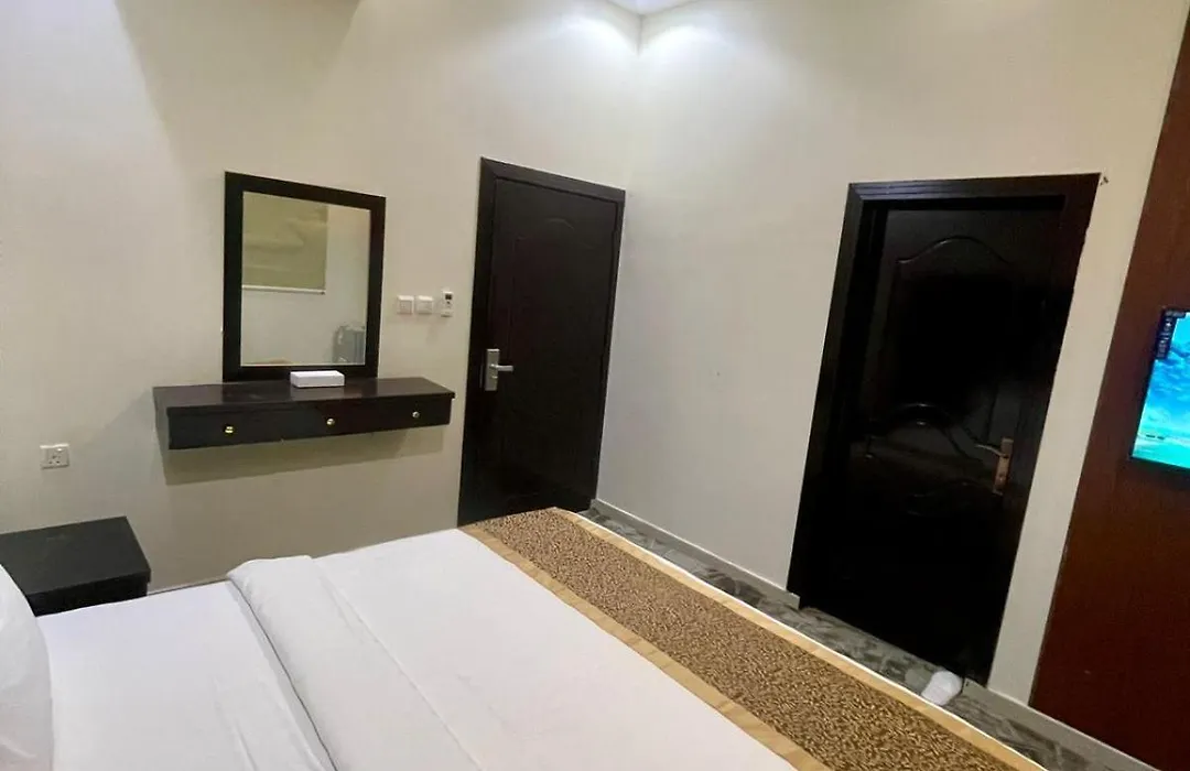 Quiet Rooms 2 Serviced Apartments-1