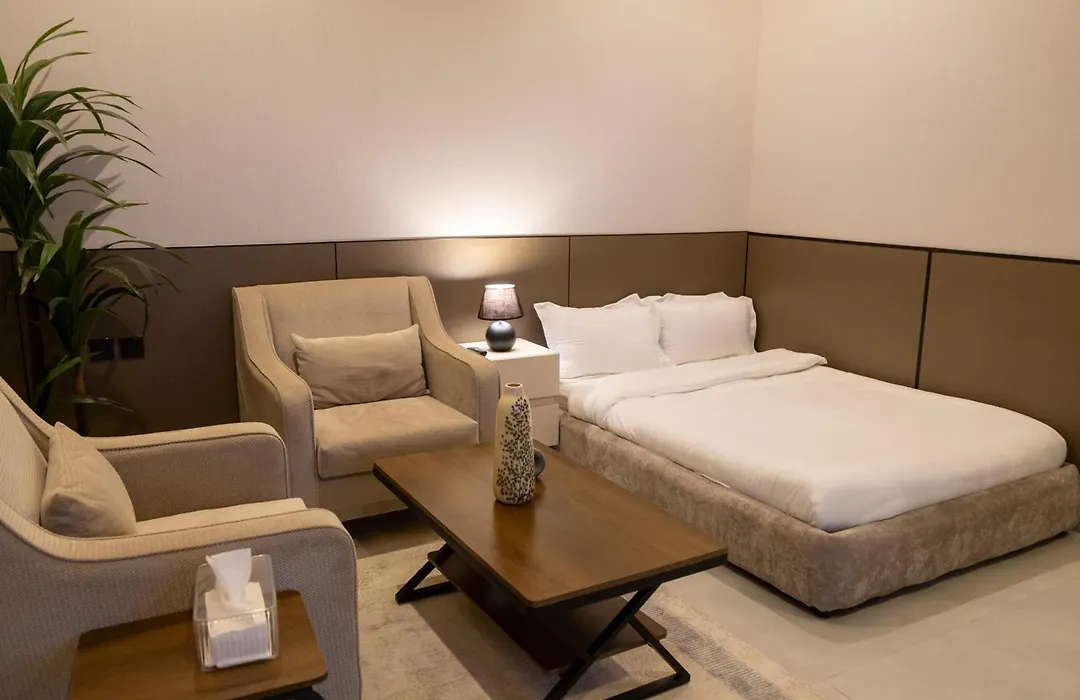 أستديو مميز 14 بجلسة خارجية تسجيل ذاتي قريب من المطار والوجهات الترفيهية Unique Studio 14 with Outdoor Seating Self Check in Near Airport&Attractions-1