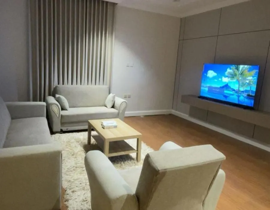 سماء النخيل للوحدات السكنية المفروشة للعوائل فقط-1