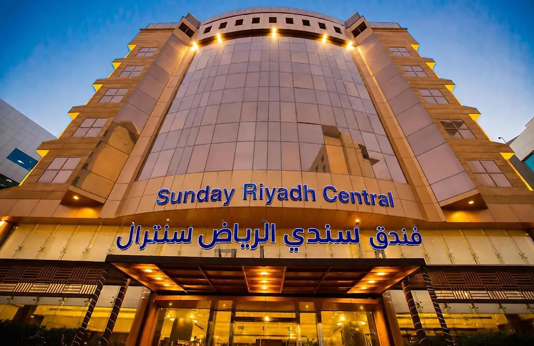 Sunday Riyadh Central Near Kingdom Tower-1