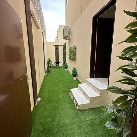 شقة بجلسة خارجية ودخول ذاتي-2