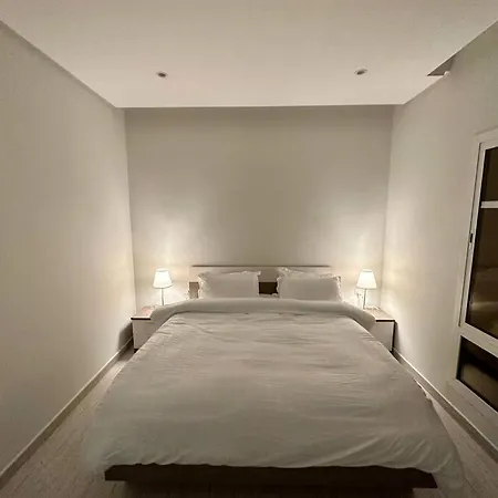 Alyasmin, S&M Luxury Apartment-2