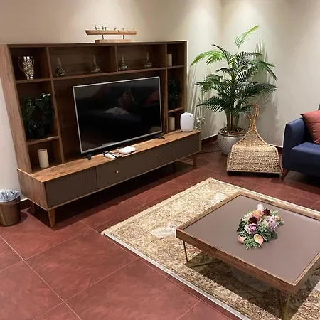 شقه عائليه بمدخل خاص-3