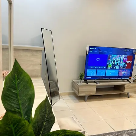 شقه غرفتين وصالة رقم 6 باثاث مودرن ودخول ذاتي-2
