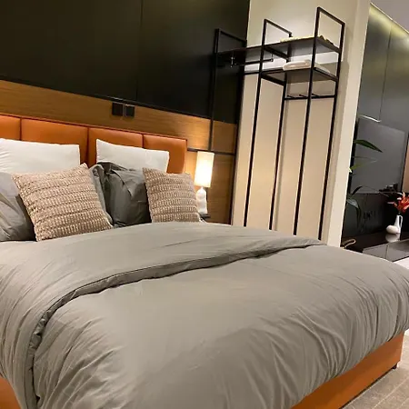 Brooklyn Suite With Private Entrance-2