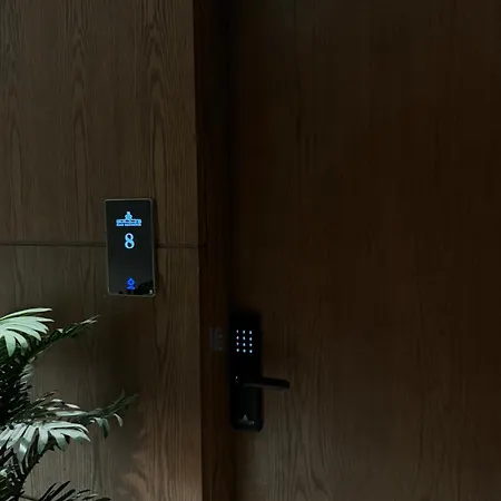 استوديو تنفيذي بجانب البوليفارد- Executive Studio Self-Entry-3
