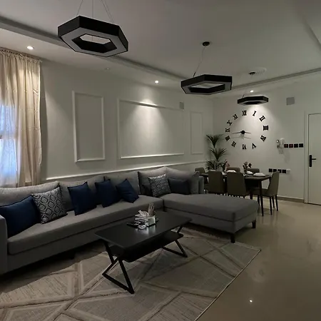 Modern & Cozy Apartment - 2-3