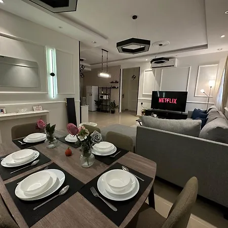 Modern & Cozy Apartment - 2-2