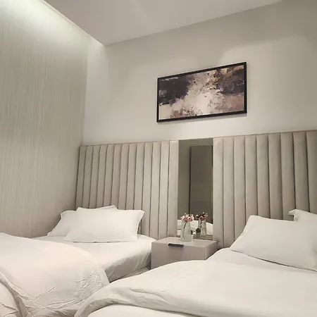 Elegant 2Br Stay In Al Yarmook - Near Dammam Road-2