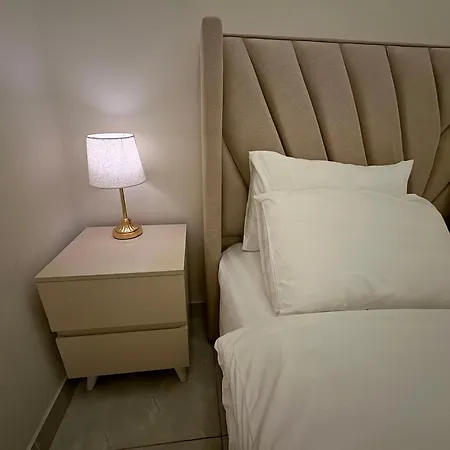 شقة فاخرة Luxury 1BR Apartment-3