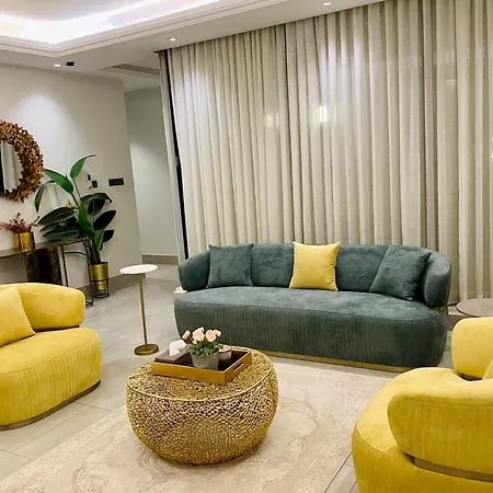Spacious New 2 Bedroom Apt-In Amazing Location B9-3
