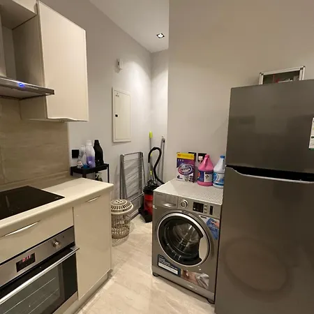 Three Bedroom furnished apartment in north Riyadh - شقه 3 غرف مميزه ومتكامله في شمال الرياض مع مرافق فريده-2