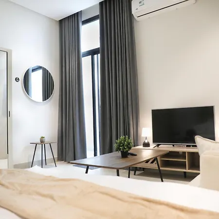 شقة أرضية بمدخل وموقف خاص Ground Floor Apartment with Private Entrance&Parking-3