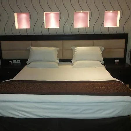 Quiet Rooms 11 Serviced Apartments-2