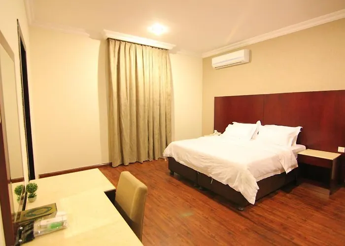 Flora Hotel Suites