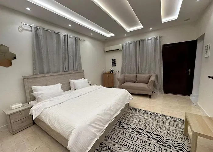 استديو فاخر بجلسة خارجية ودخول ذاتي