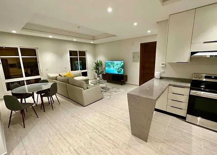 Alyasmin, S&M Luxury Apartment