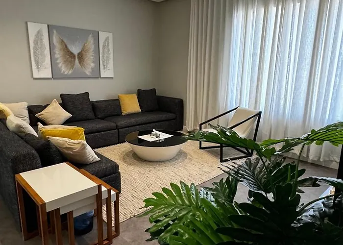 Dna Luxury Apartments ,Smart Entry , Perfect View
