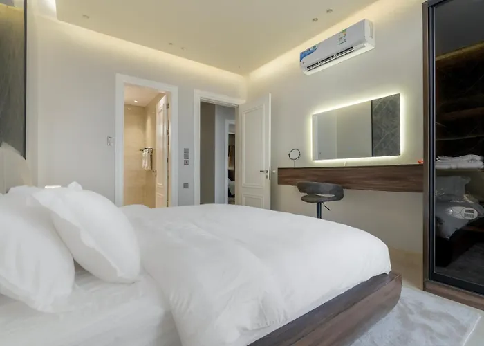 Layali Properties - Spacious 3Br Penthouse - Convention And Exhibition Center