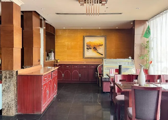 Quiet Rooms 12 Serviced Apartments