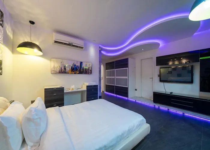 Darent Luxury Three Bedroom Apt Al Yasmin