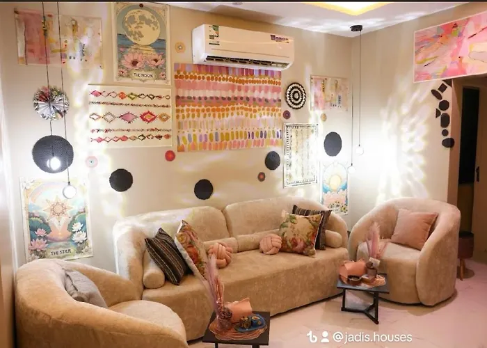 Comfortable Jadi,S Houses