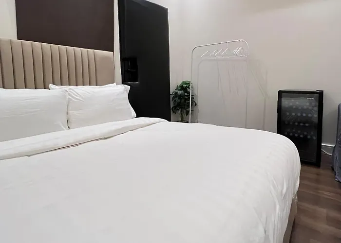 استيديو أنيق وهادئ بتسجيل ذاتي