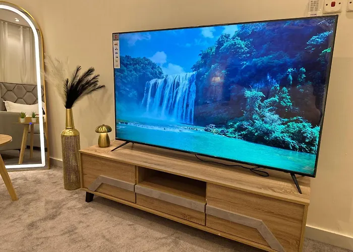 وأستوديوهات فخمة Skyline Luxurious s&Studios