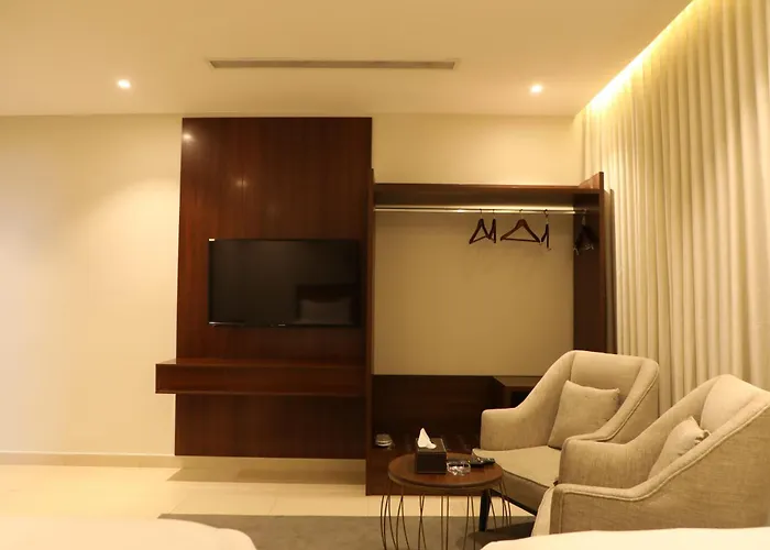 Xyz Hotel Al Falah