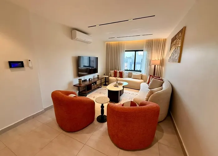 Spacious New 2 Bedroom Apt-In Amazing Location B33
