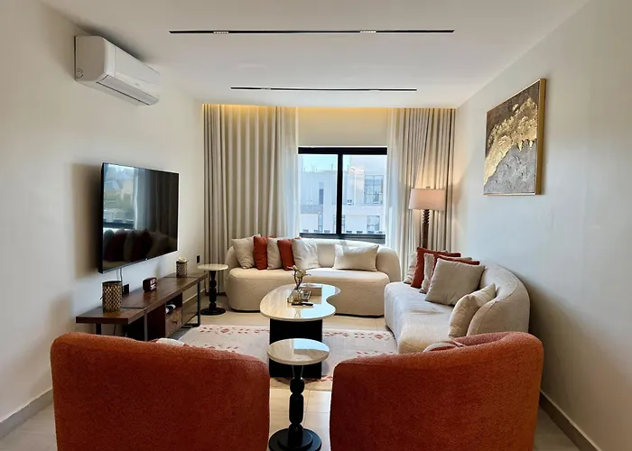 Spacious New 2 Bedroom Apt-In Amazing Location B33