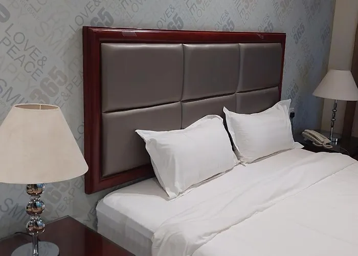 Tola Holiday House Al Rimal